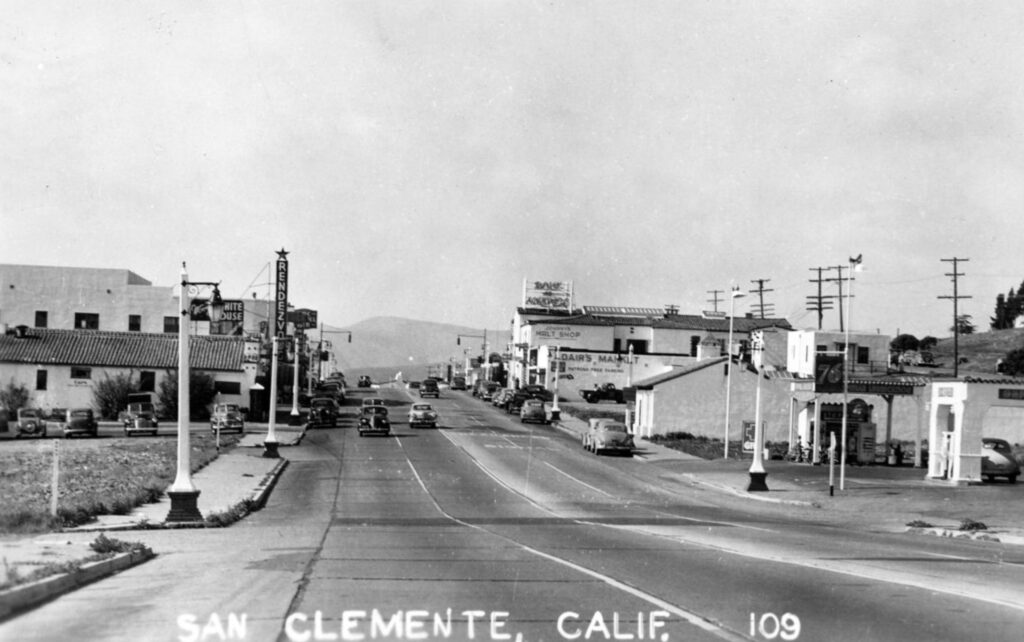 vintage autos driving on PCH in San Clemente