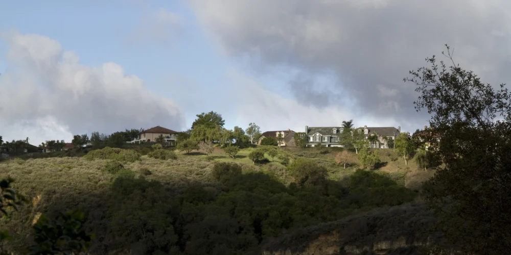 southern californian landscape with residential housing